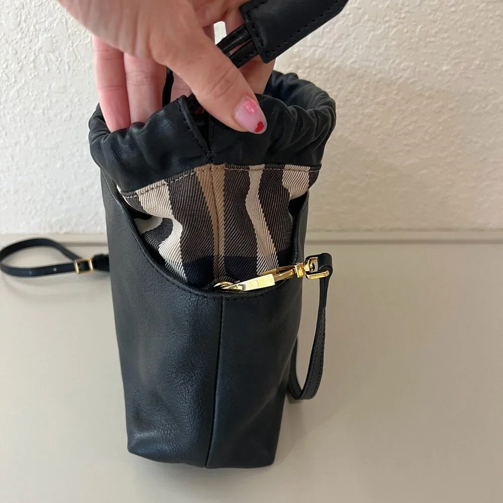 Burberry Peyton Navy Leather House Check Drawstring Crossbody - Picture 6 of 7